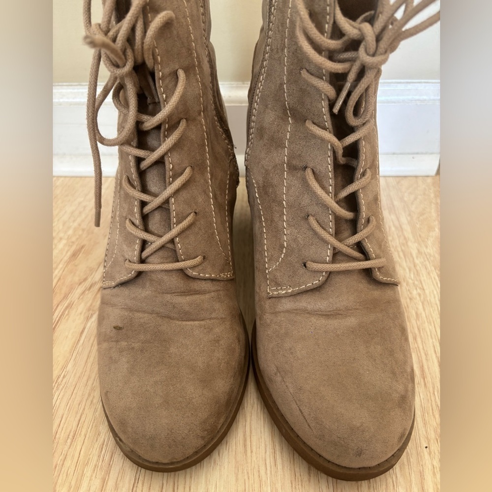 Target Tan Universal Thread Lace-Up Boots size 11 - Picture 2 of 8